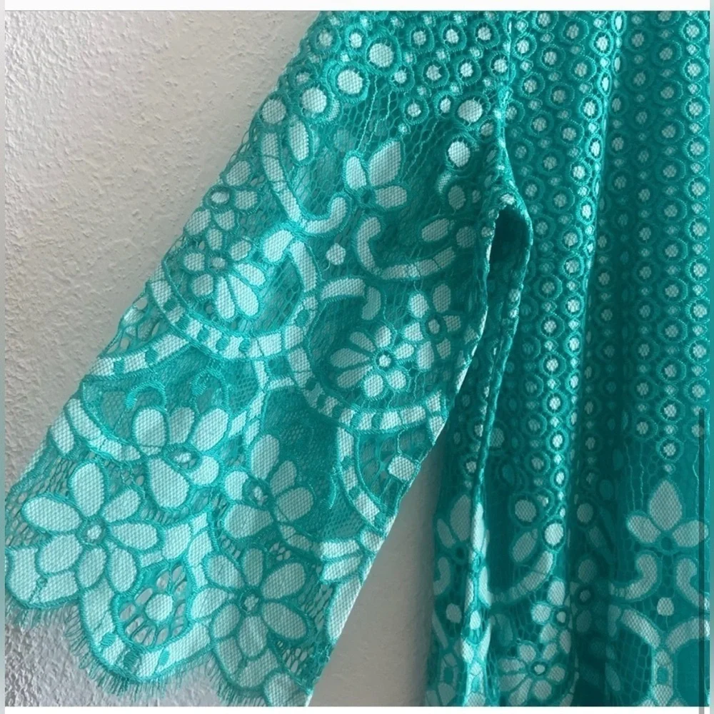 Isaac Mizrahi Live! Green Crochet Lace Overlay Tunic Top Sz Lg beautifu… - Picture 2 of 11